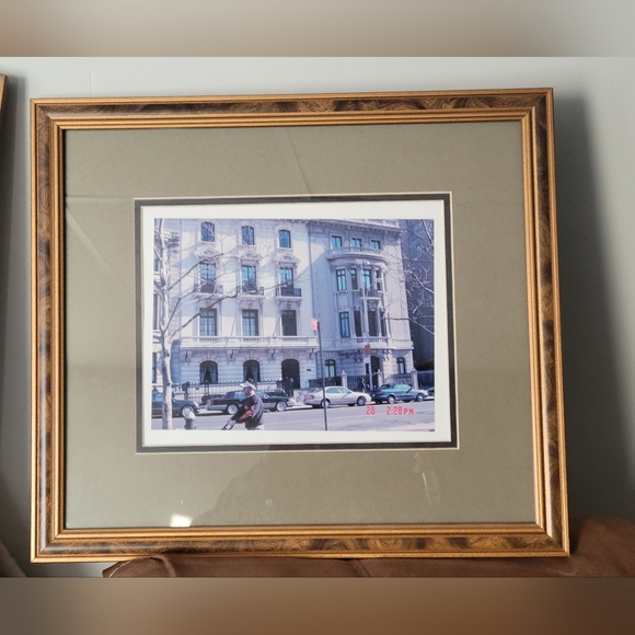 1 FRAMED PIC MATTED WITH GOLD FRAME NEW YORK CITY COLLEGE - Picture 2 of 3